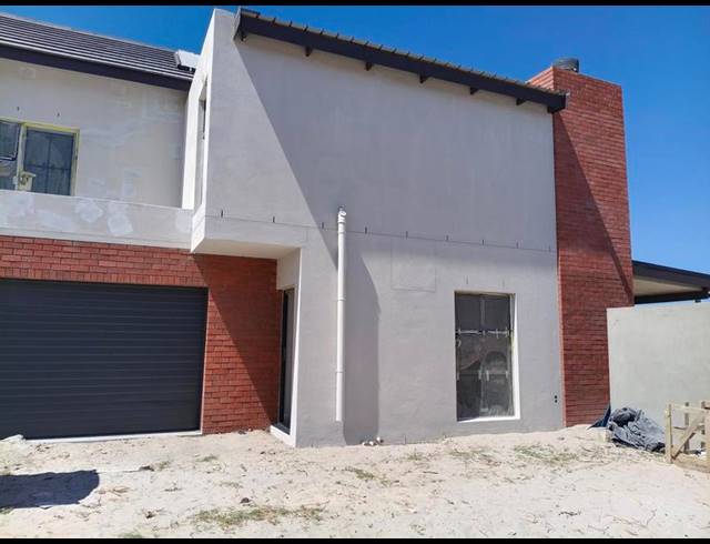 3 BEDROOM PROPERTY TO RENT IN GOODWOOD CENTRAL